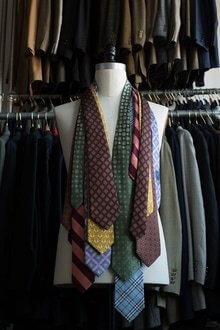 INTELLECTUAL PROPERTY  PROTECTION FOR UP AND COMING DESIGNERS Vol 1: HOW TO PROTECT A TRADE MARK